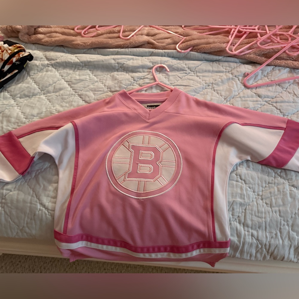 Reebok Boston Bruins Pink Jersey little girls size 6 with Logo
